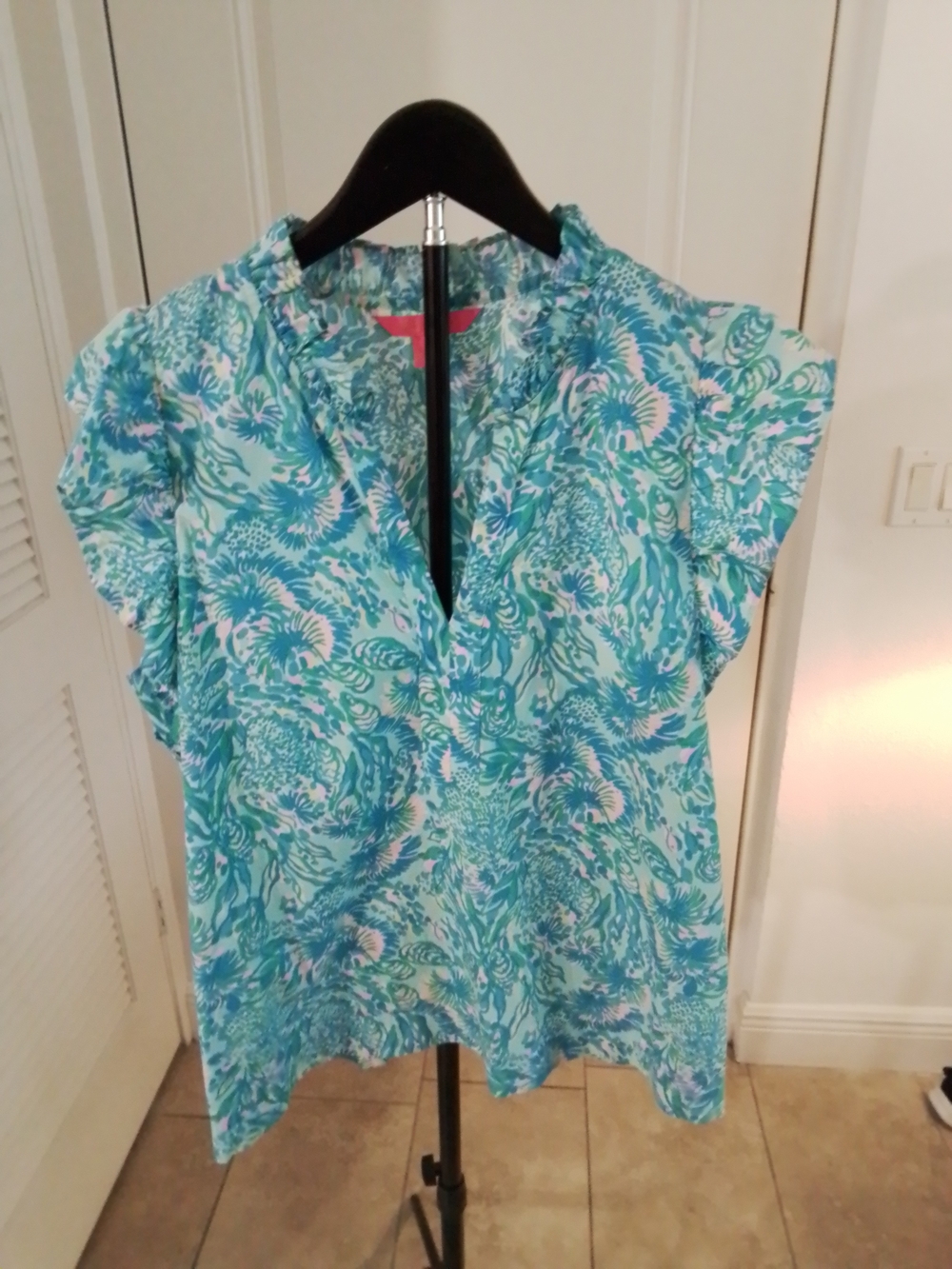 Lilly Pulitzer Turquoise Blue Floral V-Neck Flutter Sleeve Top